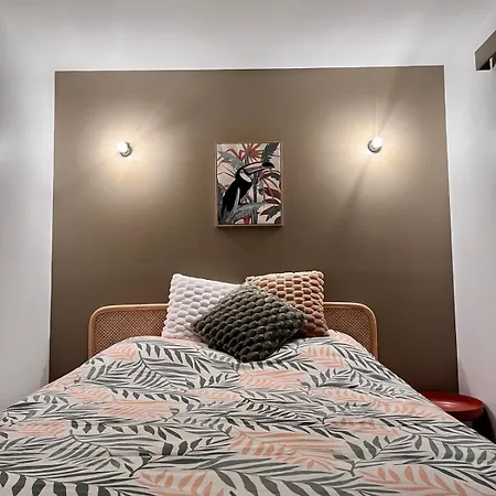 La Pomponnette * Sedan